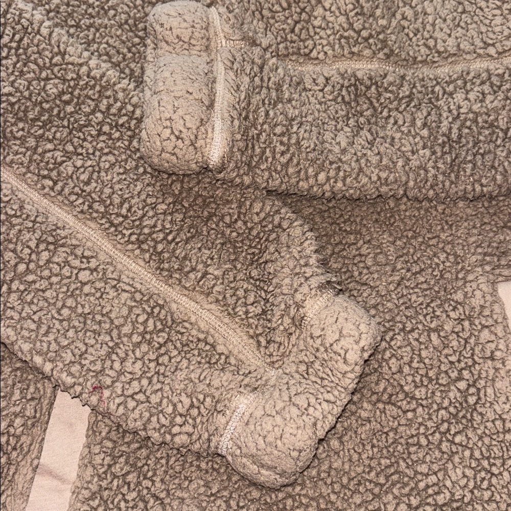 Abercrombie Sherpa - Picture 2 of 5